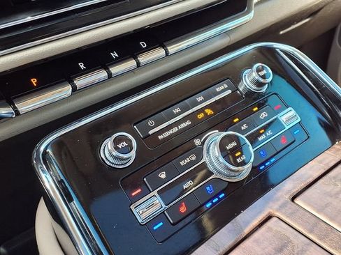 Certified 2023 Lincoln Navigator Reserve RWD image 13