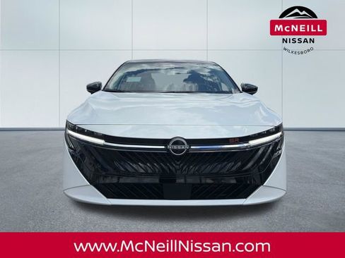 New 2026 Nissan Sentra SR w/ SR Premium Package image 2