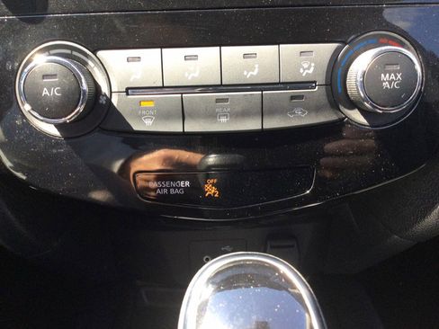 Used 2019 Nissan Rogue S AWD/4WD image 30