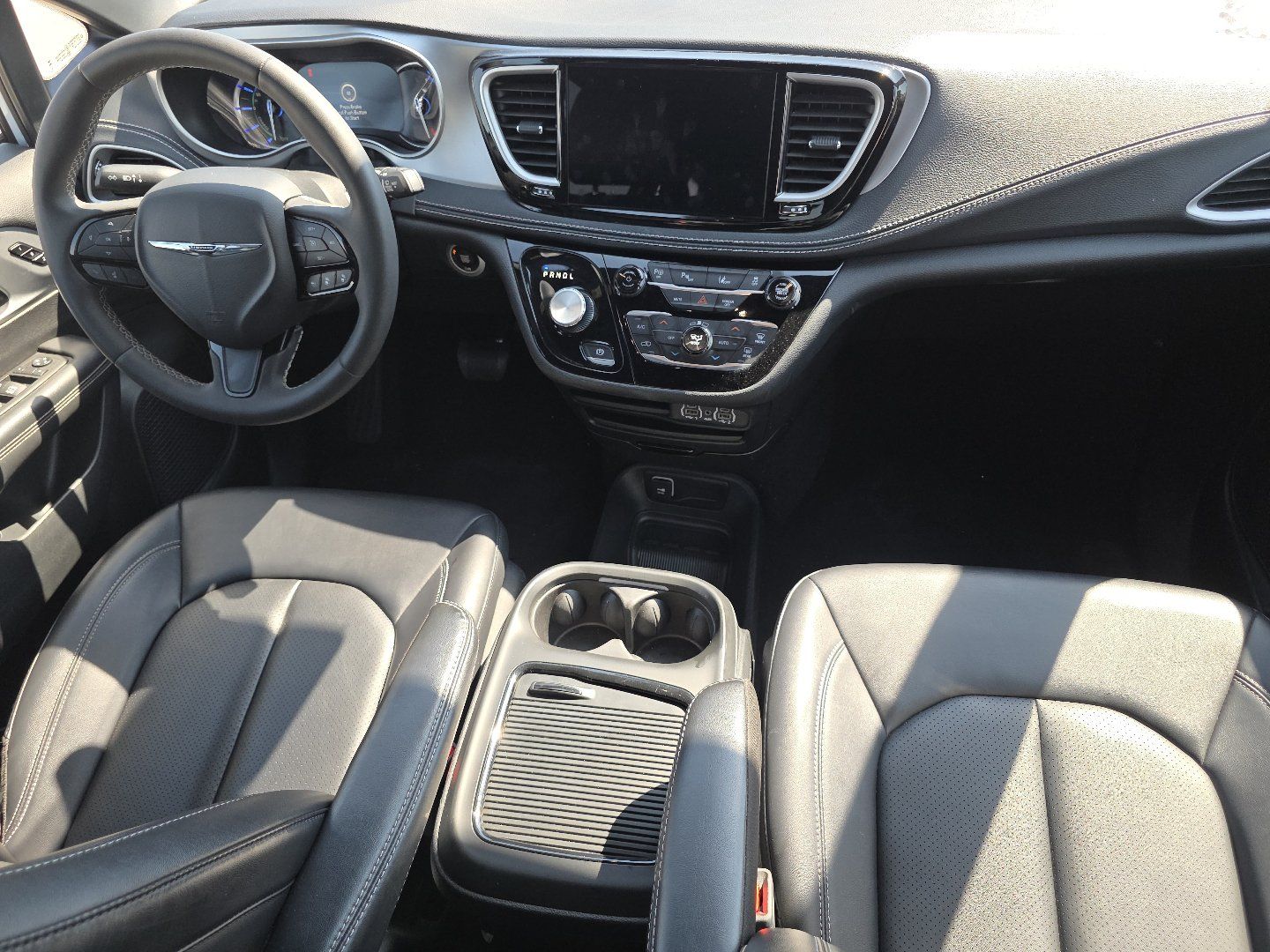 Used 2024 Chrysler Pacifica Limited FWD image 20