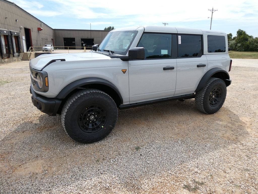 New 2026 Ford Bronco Badlands w/ Sasquatch Package AWD/4WD image 9