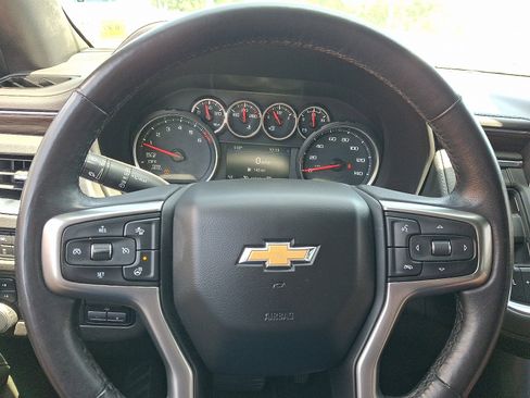 Used 2021 Chevrolet Suburban LT w/ LT Signature Package AWD/4WD image 21