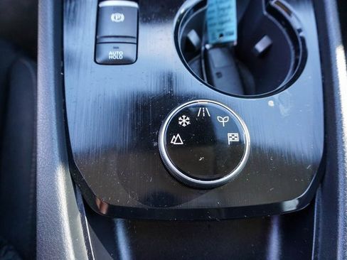 Used 2023 Nissan Rogue S image 18