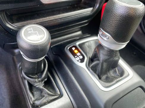Used 2019 Jeep Wrangler Sport image 14