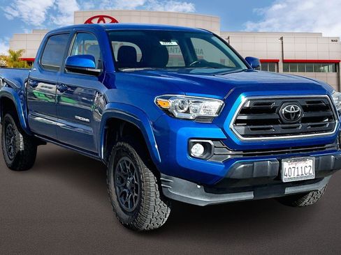 Certified 2018 Toyota Tacoma SR5 image 1