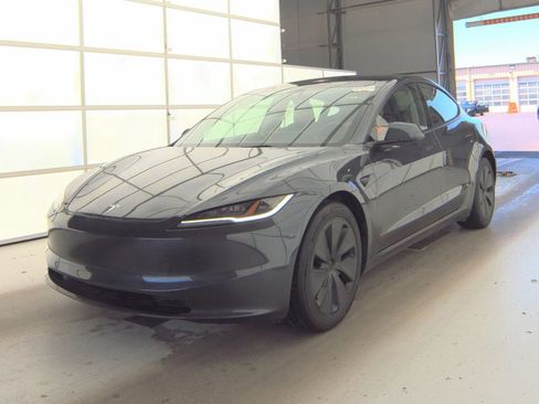 Used 2024 Tesla Model 3 Standard Range RWD image 1