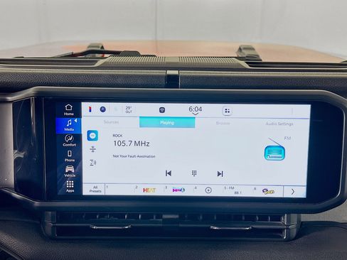 Used 2025 Jeep Wrangler Sport S image 19