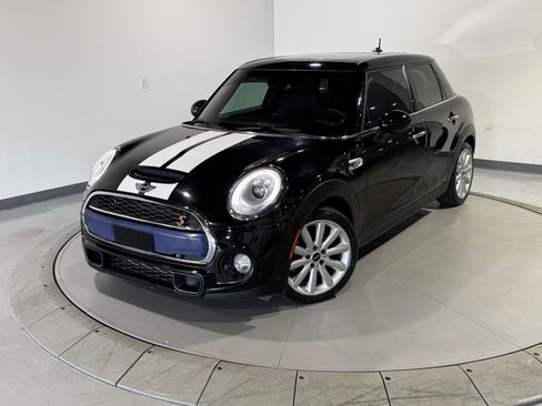Used 2018 MINI Cooper S FWD image 2