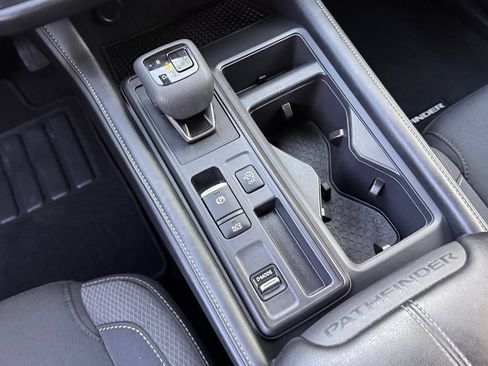 Certified 2025 Nissan Pathfinder S FWD image 17