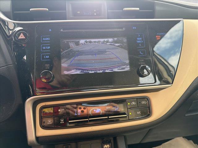 Used 2018 Toyota Corolla LE w/ Carpet Mat Package (TMS) FWD image 2