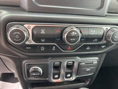 Used 2023 Jeep Wrangler Sport AWD/4WD image 22