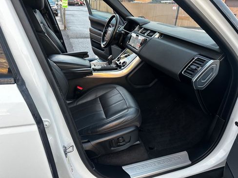 Used 2019 Land Rover Range Rover Sport HSE image 24