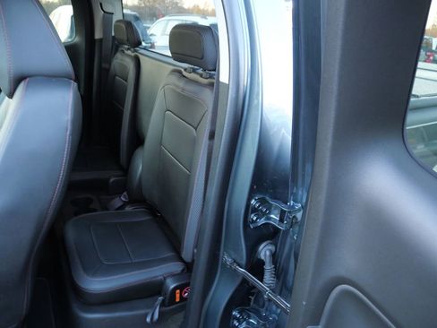 Used 2015 GMC Canyon SLE w/ All-Terrain Package image 18