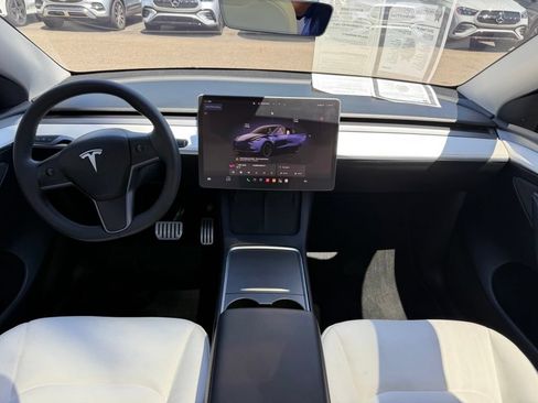 Used 2023 Tesla Model Y Performance AWD/4WD image 11