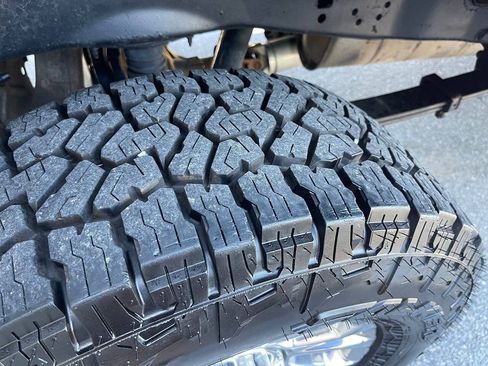 Used 2018 Ford F250 XLT w/ XLT Premium Package AWD/4WD image 14