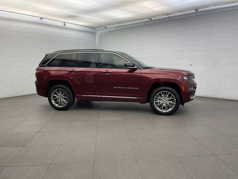 New 2025 Jeep Grand Cherokee Summit image 2