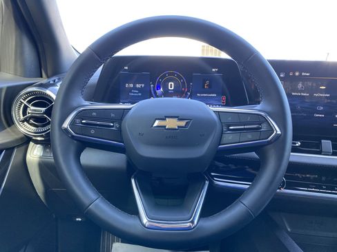 Used 2026 Chevrolet Equinox LT image 18