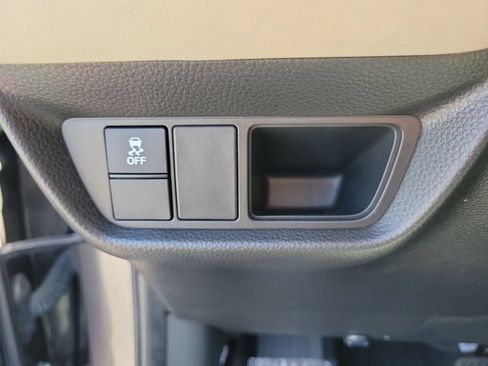 Certified 2024 Honda HR-V LX image 19