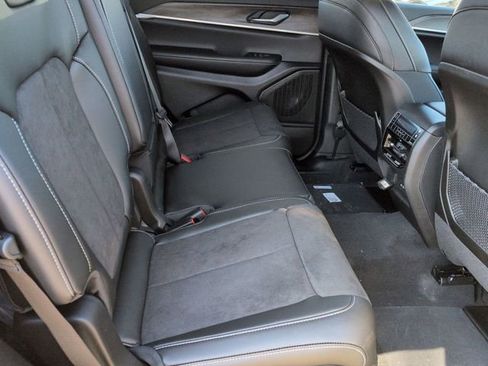 New 2026 Jeep Grand Cherokee L Laredo image 29