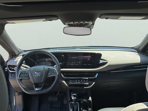 Used 2025 Buick Envista Avenir FWD image 27