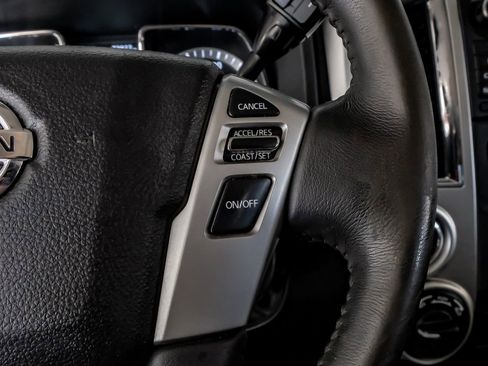 Used 2017 Nissan Titan SL AWD/4WD image 17