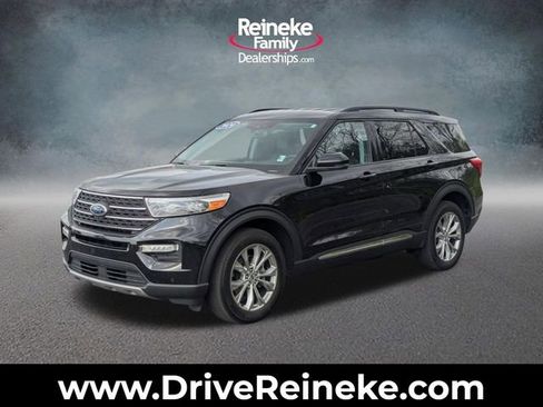 Used 2024 Ford Explorer XLT w/ Equipment Group 202A AWD/4WD image 1