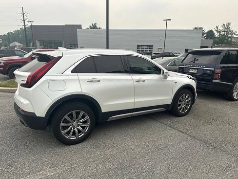 Used 2019 Cadillac XT4 Premium Luxury w/ Technology Package FWD image 6