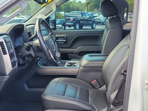 Used 2019 GMC Sierra 2500 Denali w/ Duramax Plus Package AWD/4WD image 21