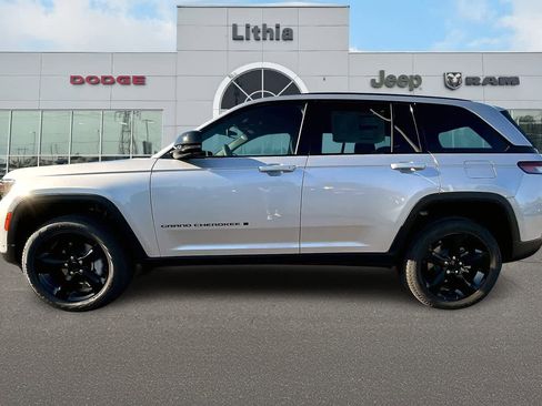 New 2025 Jeep Grand Cherokee Limited w/ Luxury Tech Group II image 3