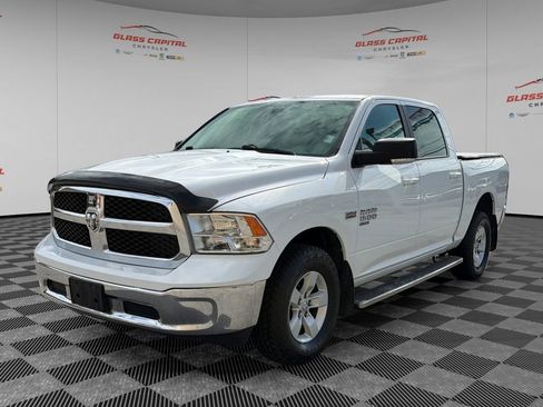 Used 2019 RAM 1500 Classic SLT w/ Luxury Group AWD/4WD image 3
