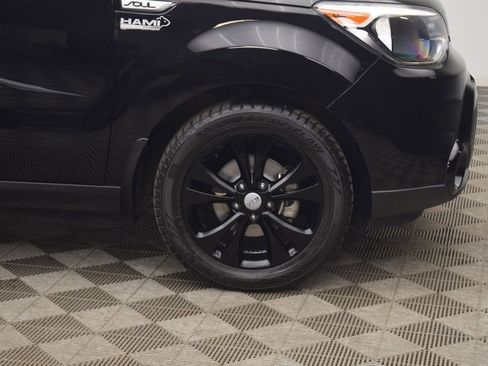 Used 2016 Kia Soul + image 23