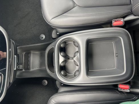 New 2026 Chrysler Pacifica Select image 33