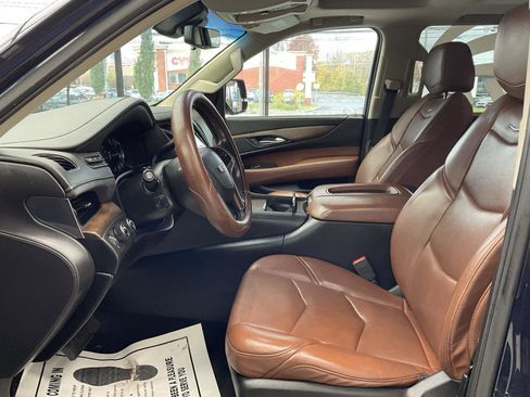 Used 2018 Cadillac Escalade Premium Luxury image 10