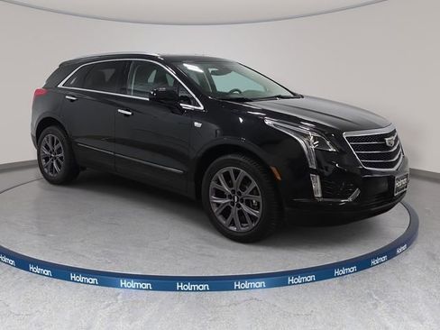 Used 2019 Cadillac XT5 Luxury w/ LPO, Black Ice Package FWD image 4