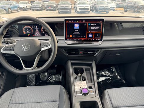 New 2025 Volkswagen Tiguan SE AWD/4WD image 4
