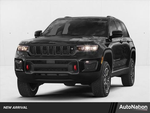 Used 2023 Jeep Grand Cherokee Limited image 1