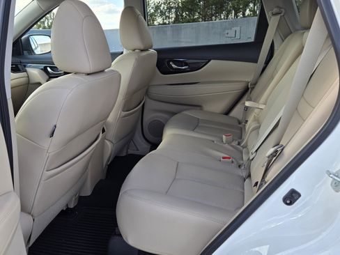 Used 2019 Nissan Rogue SL image 4