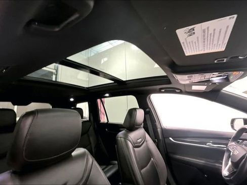Used 2023 Cadillac XT6 Sport w/ Technology Package image 28