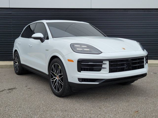 Used 2025 Porsche Cayenne S w/ Premium Package Plus AWD/4WD image 9