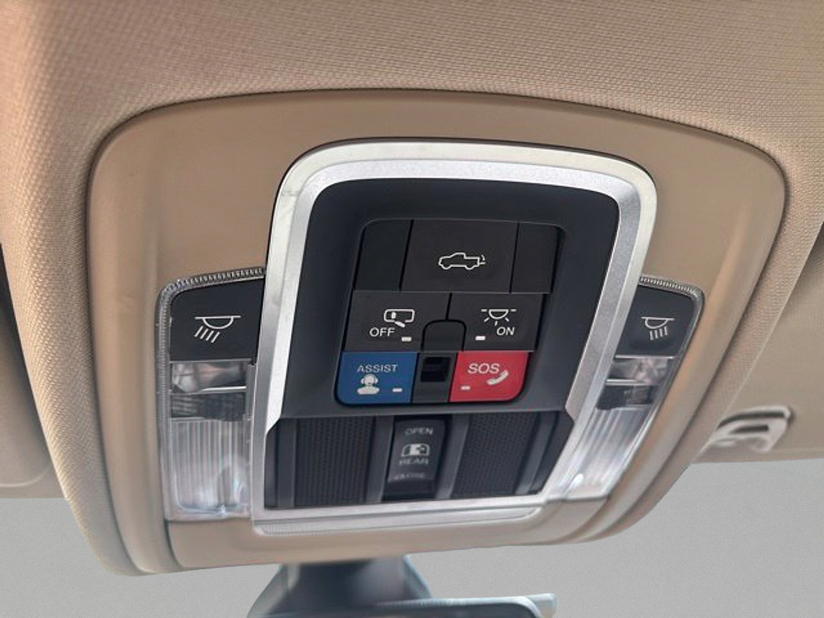 Used 2019 RAM 1500 Laramie AWD/4WD image 12