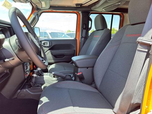 New 2025 Jeep Wrangler Unlimited Rubicon w/ Steel Bumper Group image 17