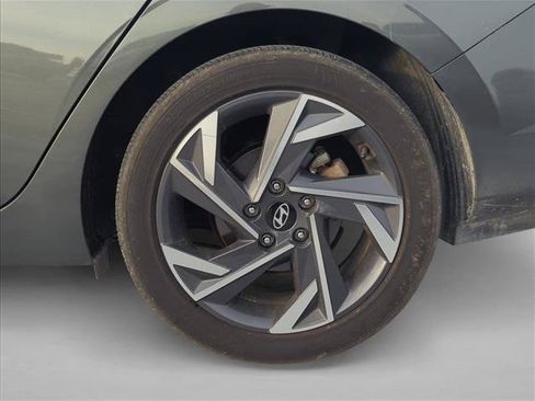 Used 2025 Hyundai Elantra Sport FWD image 6