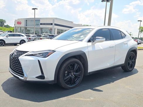 Used 2019 Lexus UX 200 w/ Premium Package FWD image 7