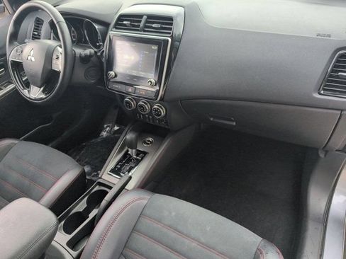 Used 2025 Mitsubishi Outlander Sport SE AWD/4WD image 31