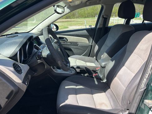 Used 2014 Chevrolet Cruze LS image 8
