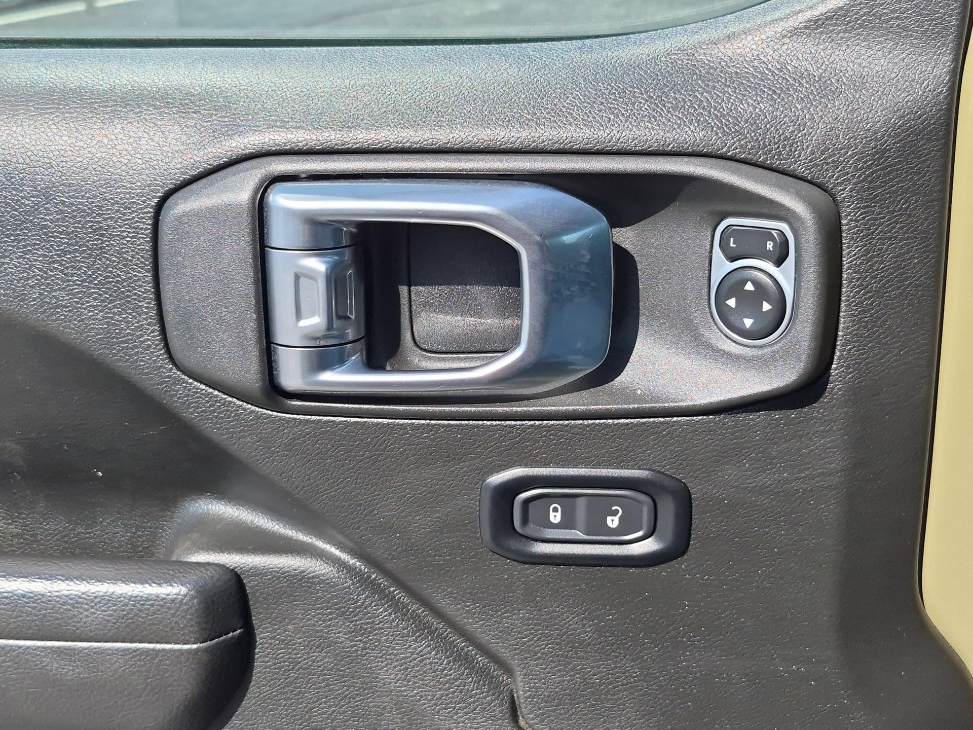 Used 2025 Jeep Gladiator Sport AWD/4WD image 22