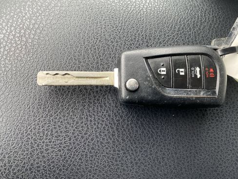 Used 2023 Toyota Camry SE image 35