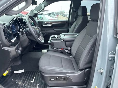 Used 2024 Chevrolet Silverado 1500 LT image 8