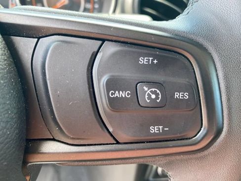 Used 2023 Jeep Gladiator Sport AWD/4WD image 21
