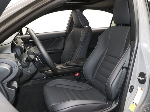 Used 2025 Lexus IS 350 F Sport w/ Navigation Package image 19